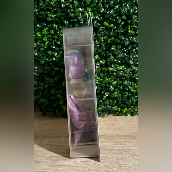 Squish-a-longs by Squishmallows Series 4 8-Pack with Pollyanna and Buna - Picture 2 of 3